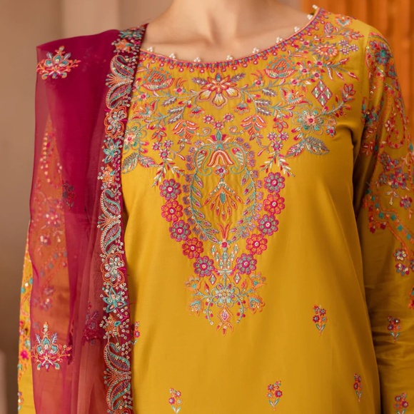 BATIK 3 Piece Luxe Pakistani/Indian Suit - Picture 4 of 4